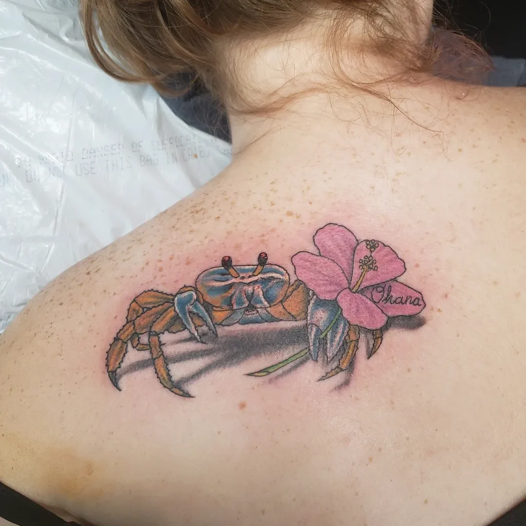 lady having tattoo